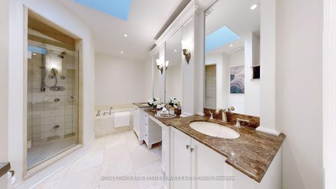 Photo 14 at 15 Farrington Drive, Windfields, Toronto