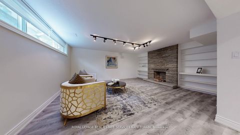 Photo 20 at 15 Farrington Drive, Windfields, Toronto