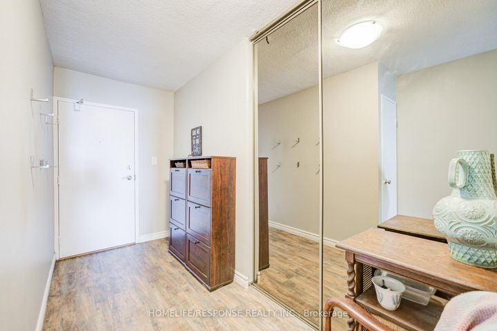 Photo 5 at 1401 - 1535 Lakeshore Road E, Lakeview, Mississauga