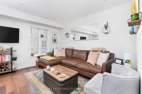 Photo 2 at 413 - 34 Western Battery Road, Niagara, Toronto