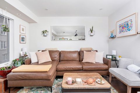 Photo 3 at 413 - 34 Western Battery Road, Niagara, Toronto