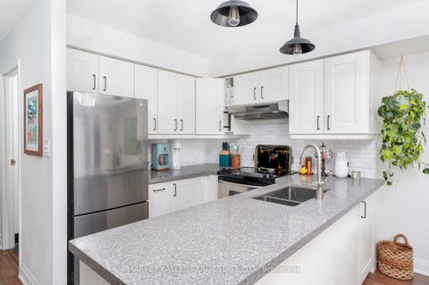 Photo 5 at 413 - 34 Western Battery Road, Niagara, Toronto