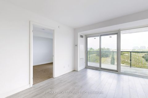 Photo 2 at 613 - 120 Varna Drive, Lawrence, Toronto