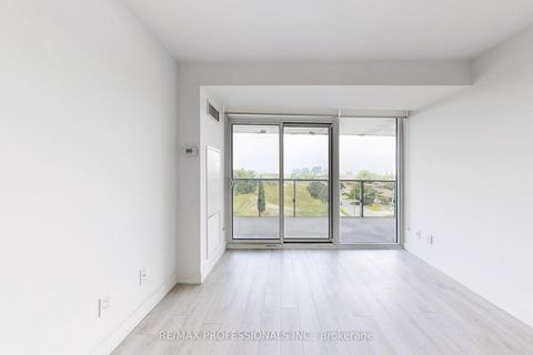 Photo 3 at 613 - 120 Varna Drive, Lawrence, Toronto