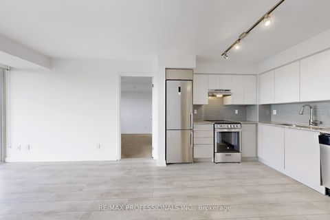 Photo 7 at 613 - 120 Varna Drive, Lawrence, Toronto