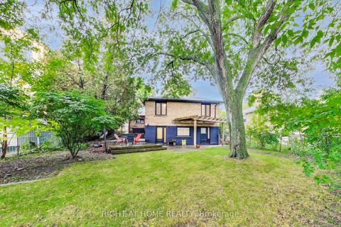 Photo 3 at 270 Renforth Drive, Markland Wood, Toronto