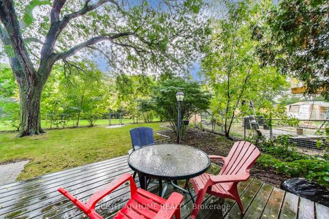 Photo 4 at 270 Renforth Drive, Markland Wood, Toronto