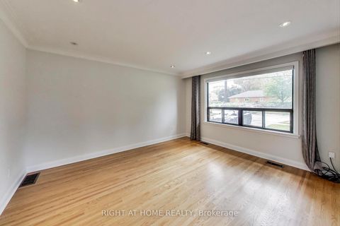 Photo 5 at 270 Renforth Drive, Markland Wood, Toronto