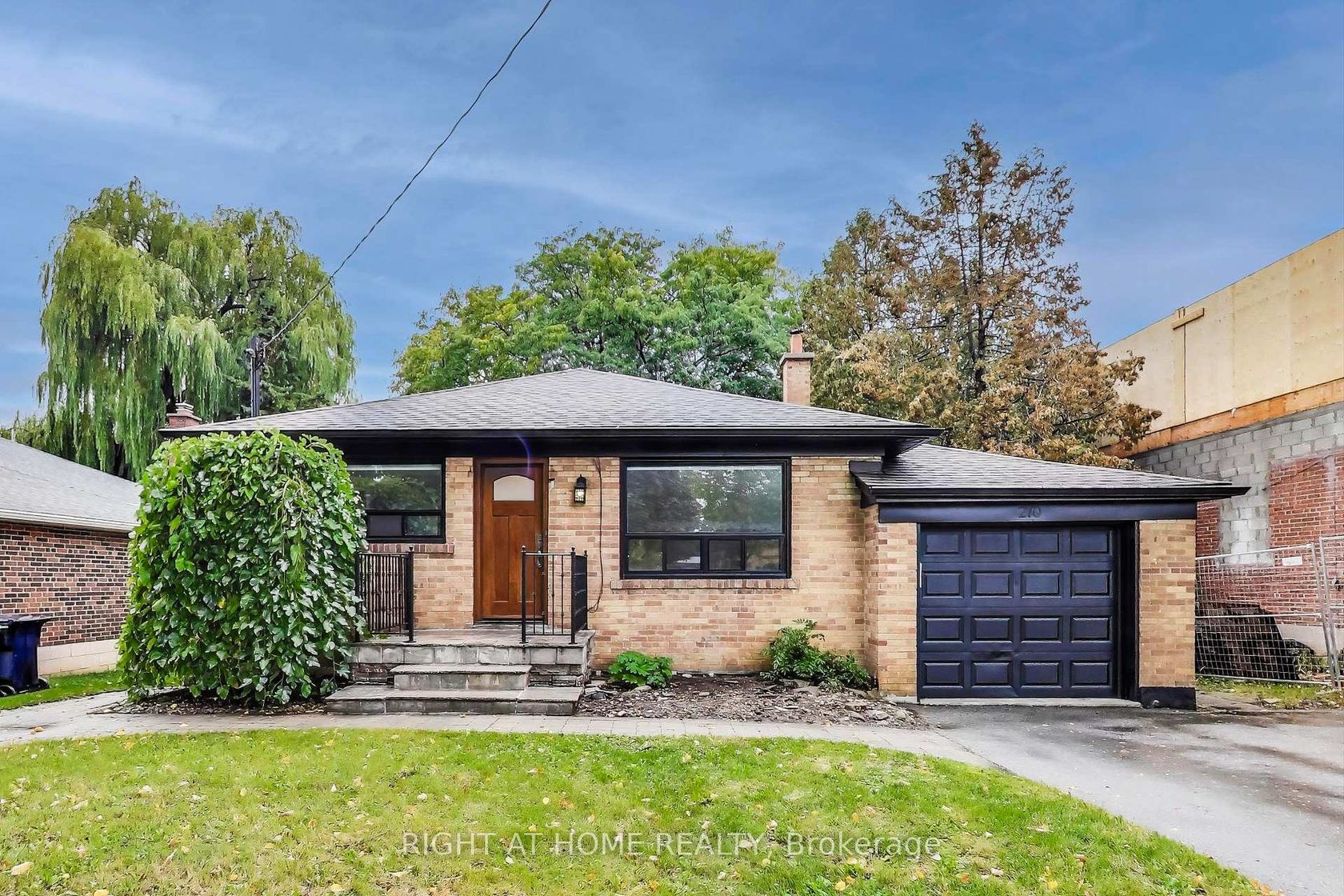 270 Renforth Drive, Markland Wood, Toronto 