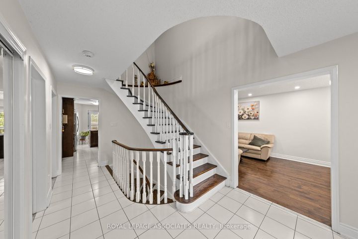 Photo 5 at 47 Whiteway Court, Rouge E11, Toronto