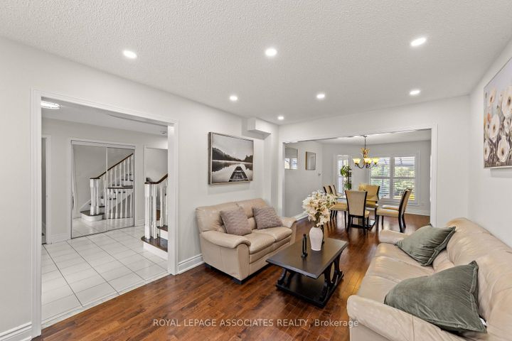 Photo 6 at 47 Whiteway Court, Rouge E11, Toronto