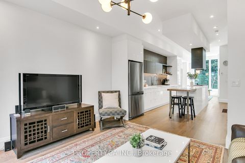 Photo 11 at 13 - 837 Broadview Avenue, Danforth, Toronto