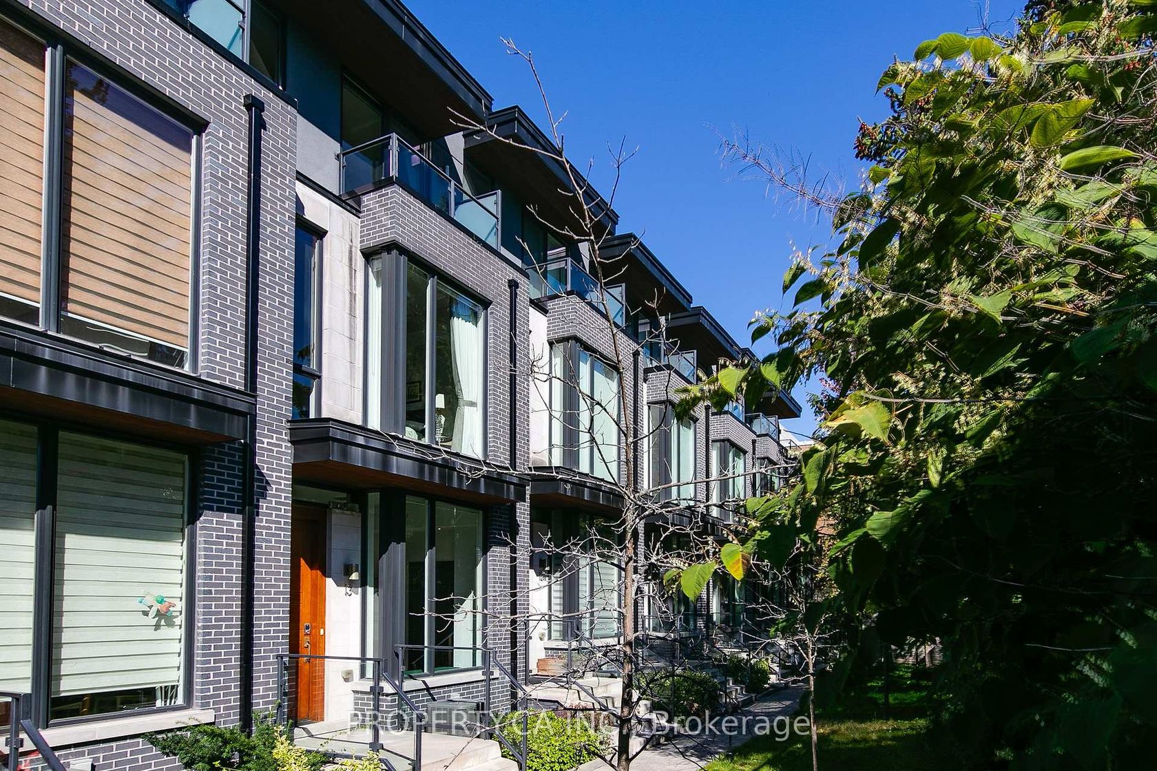 13 - 837 Broadview Avenue, Danforth, Toronto 2