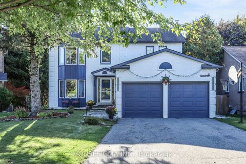 Photo 0 at 41 Underhill Crescent, Aurora Highlands, Aurora