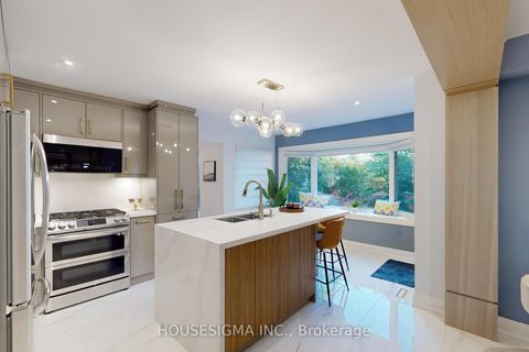 Photo 5 at 41 Underhill Crescent, Aurora Highlands, Aurora