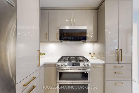 Photo 7 at 41 Underhill Crescent, Aurora Highlands, Aurora
