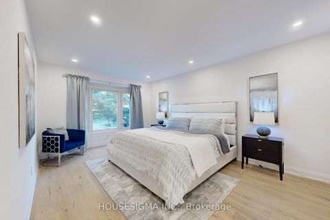 Photo 14 at 41 Underhill Crescent, Aurora Highlands, Aurora