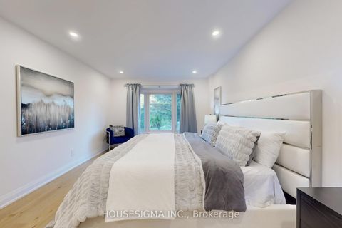 Photo 15 at 41 Underhill Crescent, Aurora Highlands, Aurora