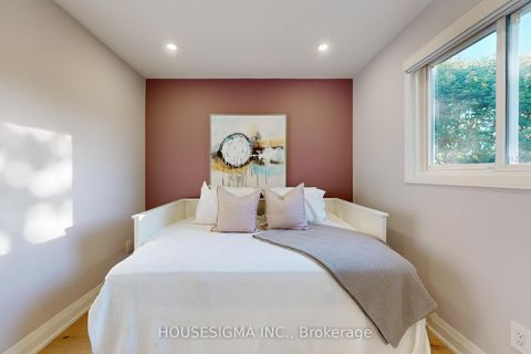 Photo 21 at 41 Underhill Crescent, Aurora Highlands, Aurora