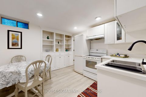 Photo 29 at 41 Underhill Crescent, Aurora Highlands, Aurora
