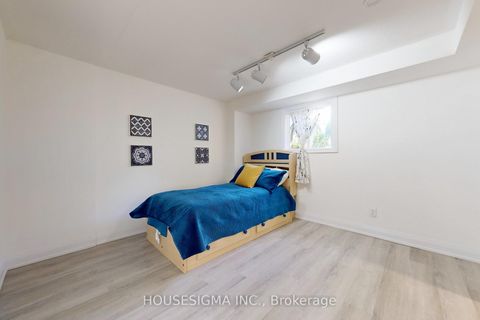 Photo 34 at 41 Underhill Crescent, Aurora Highlands, Aurora