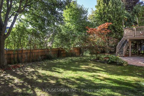 Photo 36 at 41 Underhill Crescent, Aurora Highlands, Aurora