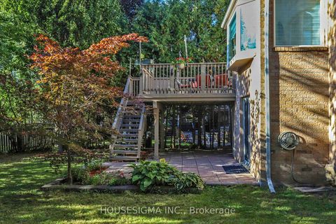 Photo 37 at 41 Underhill Crescent, Aurora Highlands, Aurora
