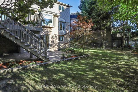Photo 38 at 41 Underhill Crescent, Aurora Highlands, Aurora