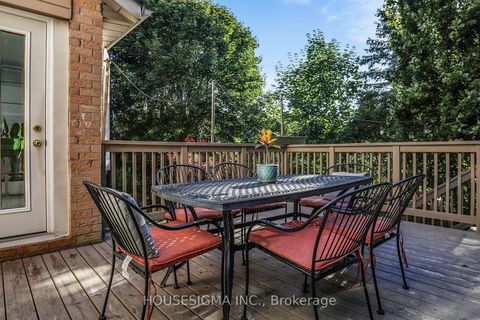 Photo 40 at 41 Underhill Crescent, Aurora Highlands, Aurora