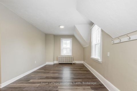 Photo 13 at 3 Peel Street, Wellington, Barrie