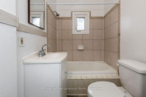 Photo 23 at 3 Peel Street, Wellington, Barrie