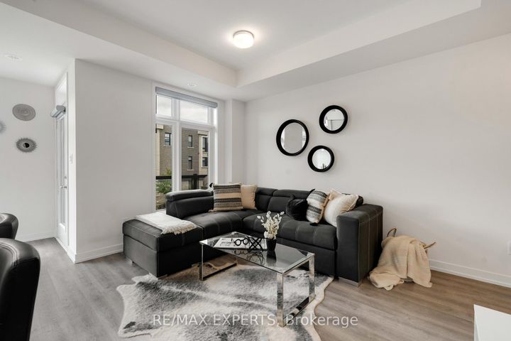 Photo 5 at 309 - 2550 Castlegate Crossing W, Duffin Heights, Pickering