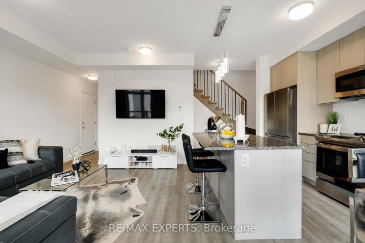 Photo 11 at 309 - 2550 Castlegate Crossing W, Duffin Heights, Pickering