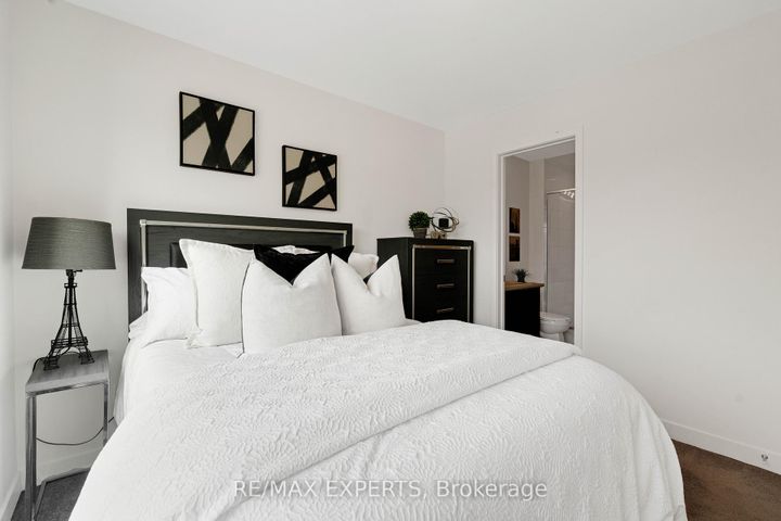Photo 19 at 309 - 2550 Castlegate Crossing W, Duffin Heights, Pickering