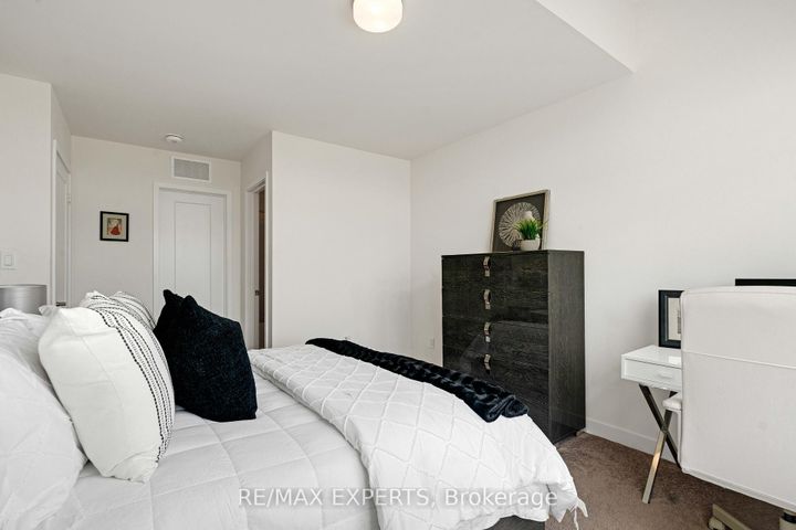 Photo 22 at 309 - 2550 Castlegate Crossing W, Duffin Heights, Pickering