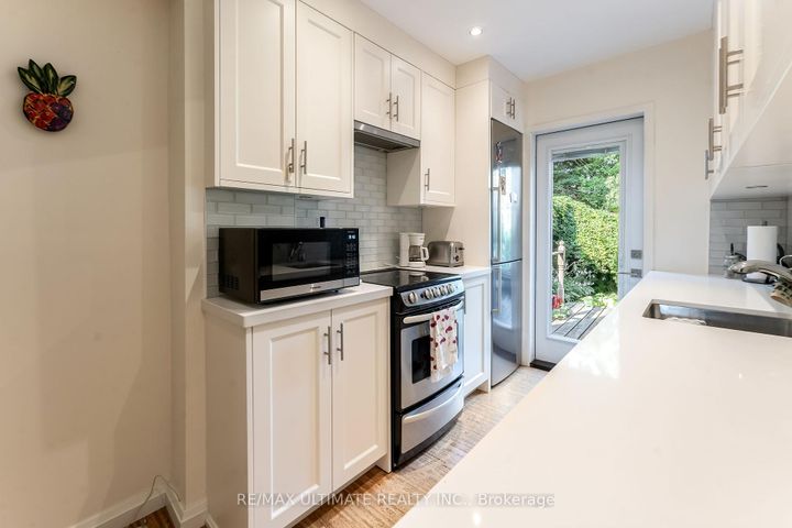 Photo 2 at 256 Airdrie Road, Leaside, Toronto