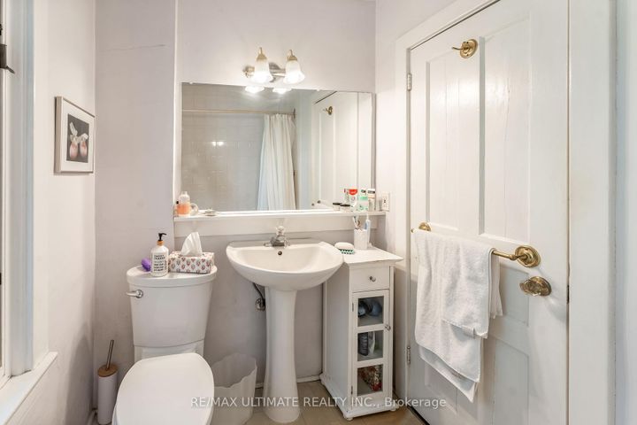 Photo 11 at 256 Airdrie Road, Leaside, Toronto