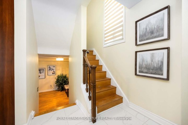 Photo 7 at 104 Billington Crescent, Donalda, Toronto