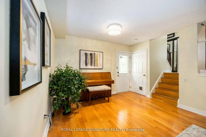 Photo 11 at 104 Billington Crescent, Donalda, Toronto