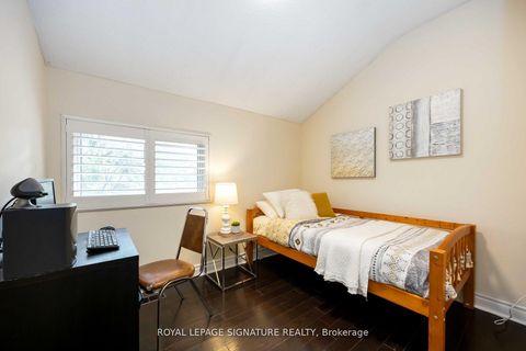 Photo 21 at 104 Billington Crescent, Donalda, Toronto