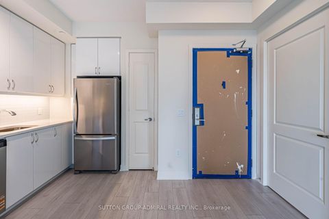 Photo 2 at 4806 - 38 Annie Craig Drive, Mimico, Toronto