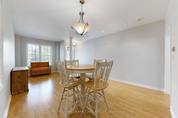 Photo 5 at 76 Cobblestone Court, Wellington, Brampton