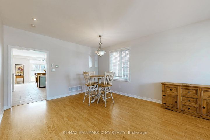 Photo 7 at 76 Cobblestone Court, Wellington, Brampton
