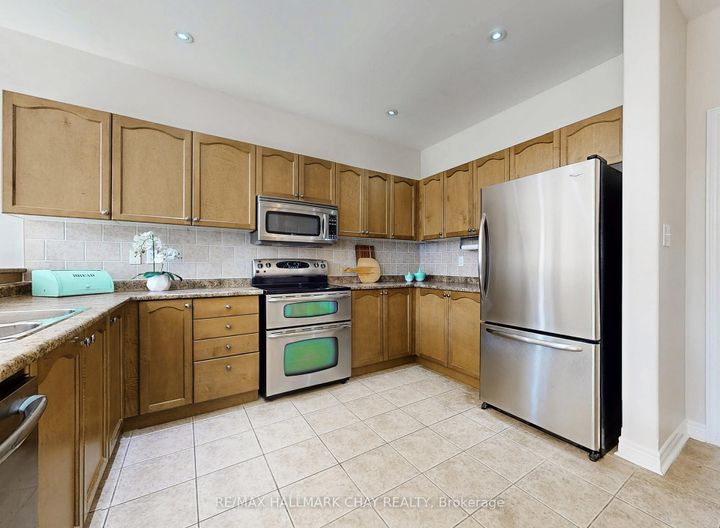 Photo 9 at 76 Cobblestone Court, Wellington, Brampton