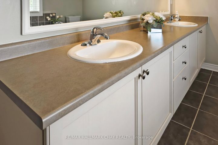 Photo 27 at 76 Cobblestone Court, Wellington, Brampton