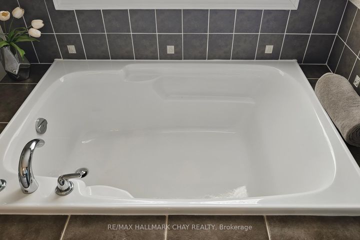 Photo 28 at 76 Cobblestone Court, Wellington, Brampton