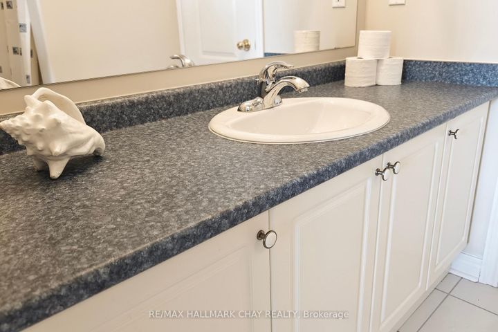 Photo 32 at 76 Cobblestone Court, Wellington, Brampton