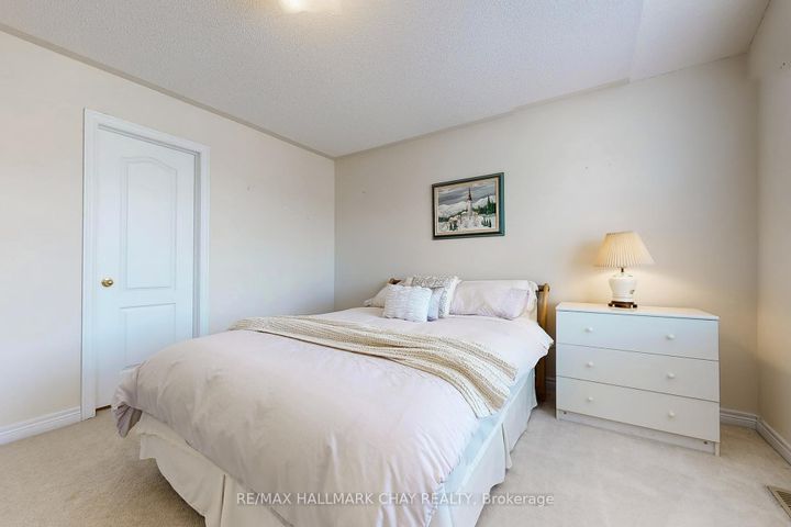 Photo 33 at 76 Cobblestone Court, Wellington, Brampton