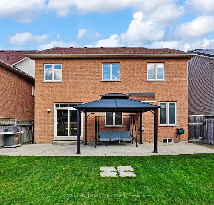 Photo 41 at 76 Cobblestone Court, Wellington, Brampton