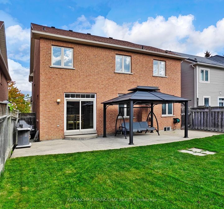 Photo 42 at 76 Cobblestone Court, Wellington, Brampton